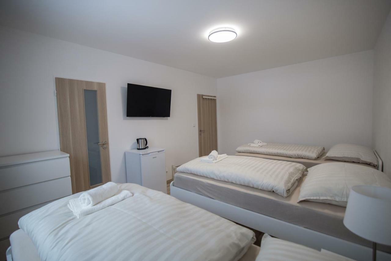 Apartment Dana Hostka  Esterno foto